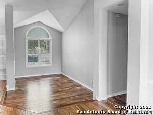 Photo - 71 Wolfeton Wy