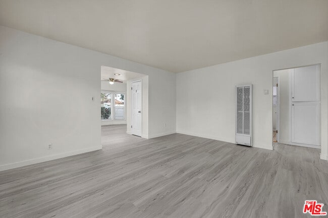 Photo - 6272 Silva St