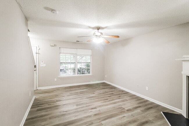 Photo - 401 Kendall Ln