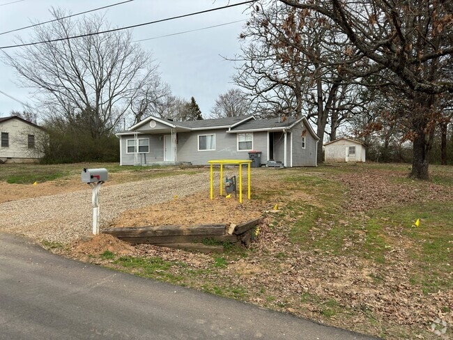 Building Photo - Charming 3 Bedroom / 2 Bathroom (1176 sf) Rental