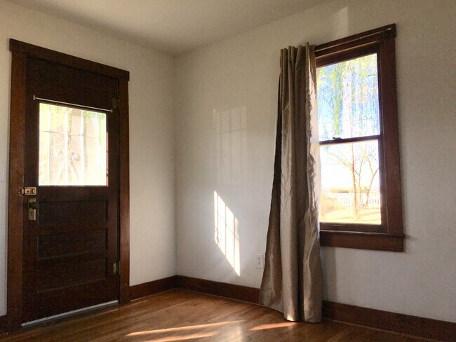 Photo - 3804 N Valley Dr