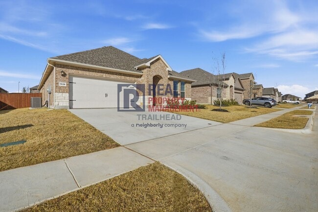 Photo - Spacious 5-Bedroom Home with Contemporary Living Spaces