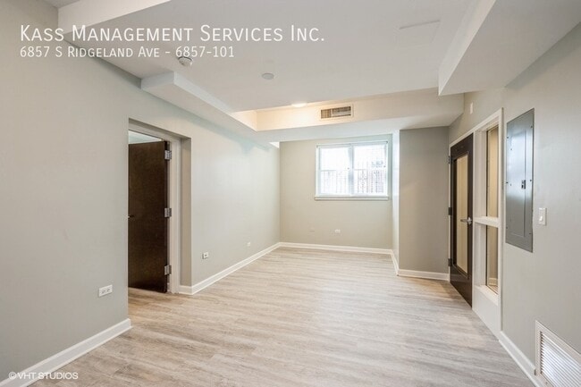 Photo - 6857 S Ridgeland Ave Unit 6857-101