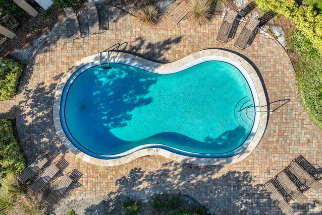 Pool - St. Charles Row