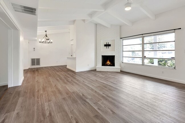 Photo - 3BR Pet-Friendly Rental w/ Large Fenced Backyard & Screened-in Lanai