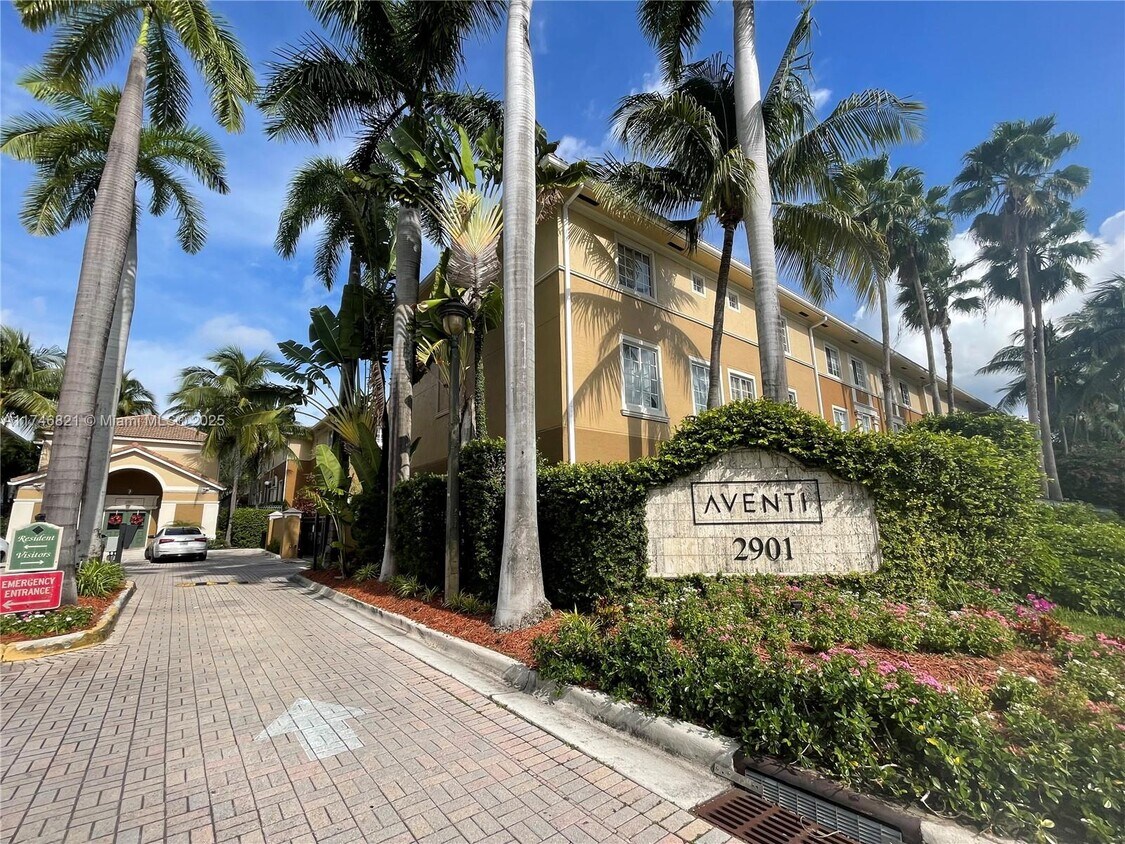 Photo - 2965 NE 185th St (Aventura, FL)