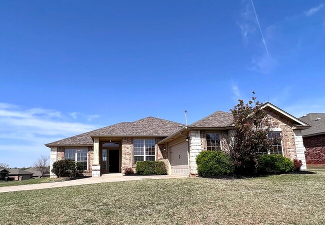 Building Photo - Beautiful home in Heatherwood addition in Moore!