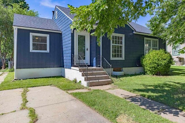 Photo - Spacious home for rent!