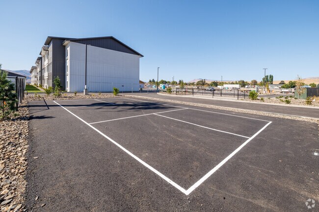 Gateway - Pickleball Court
