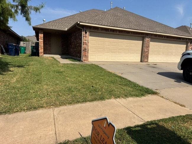 Photo - 15012 Kyle Dr