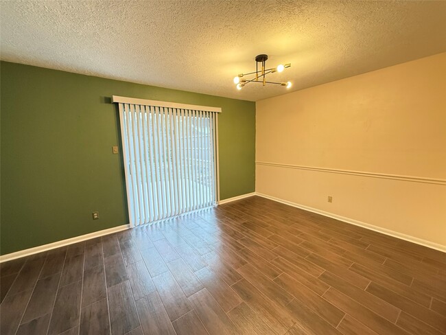 Photo - 16002 Havenhurst Dr