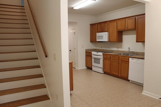 Photo - 207 N McGuire Ave