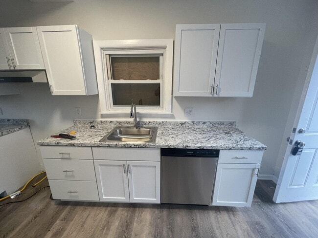 Photo - 2350 Logan St