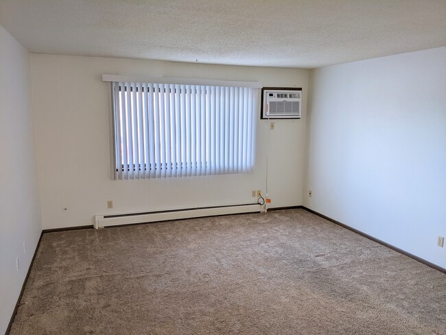 Photo - 4570 Vasey Ave