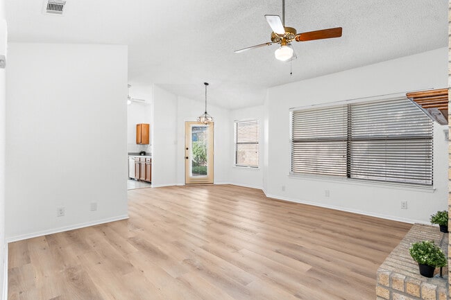 Photo - 1303 Chapel Creek Rd