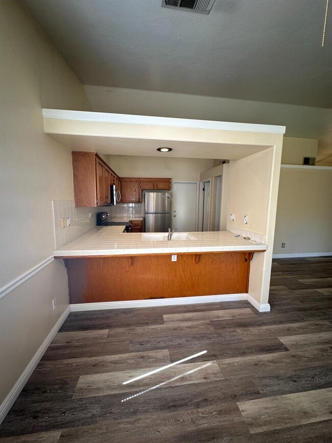 Photo - 5560 N Ellendale Ave