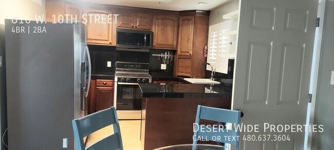 Photo - 816 W 10th St