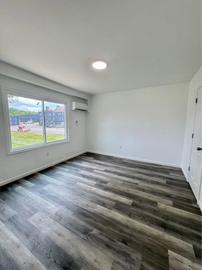 Photo - Bradley Apartments