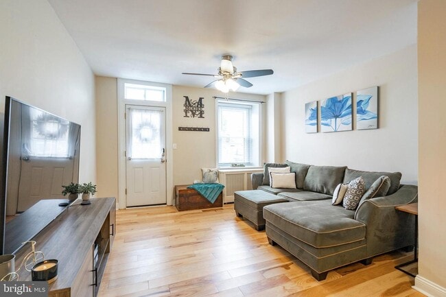 Photo - 225 W 6th Ave