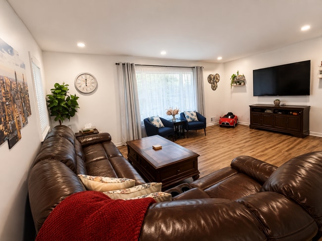Photo - 1218 Fox Run Pl