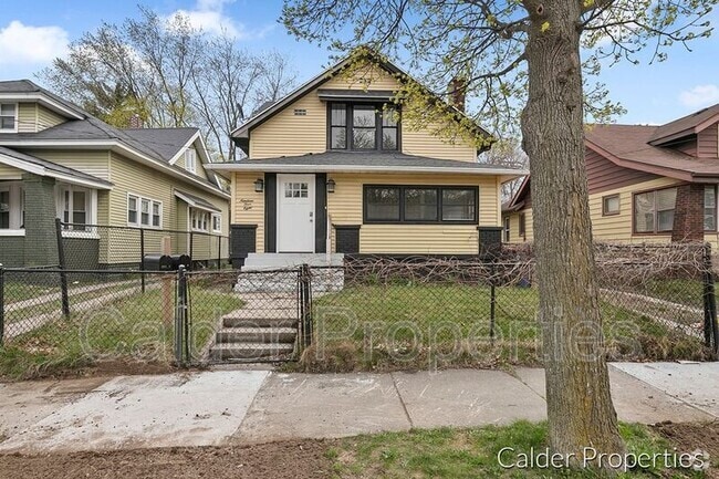 Building Photo - 1948 Collins Ave SE Rental