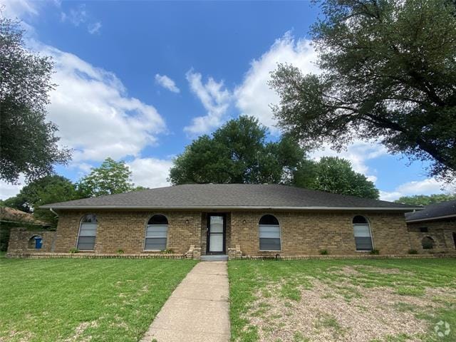 Building Photo - 1033 Rosewood Dr Rental