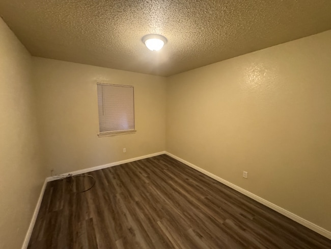 Photo - 301 Erby Ave Unidad C