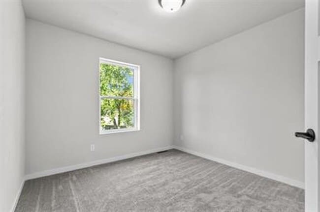 Photo - VIDEOTOUR: Newer Townhouse located in Neenah! PETS WELCOME