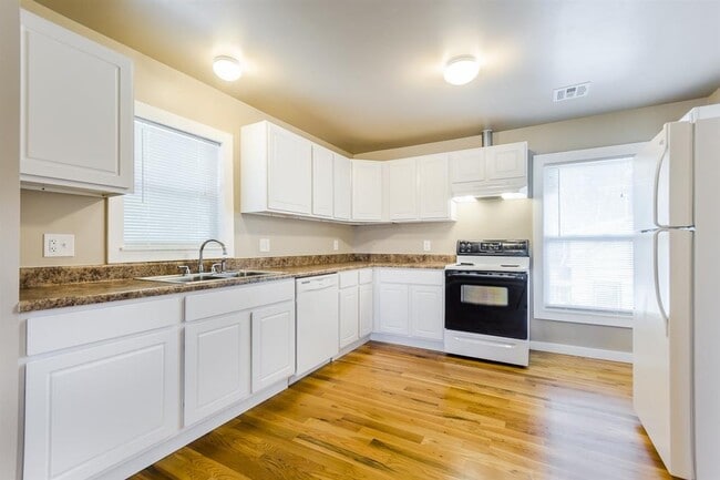 Photo - 109 N 9th St