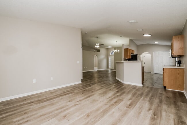 Photo - 10403 Fly Fishing St