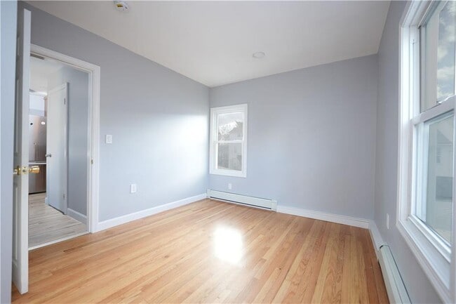 Photo - 74 Hawes St Unit 2