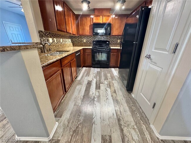 6868 Sky Pointe Dr Unit 1035