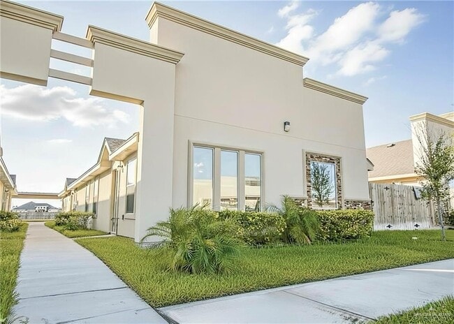 Building Photo - 7 Taxco Ct Unit 1