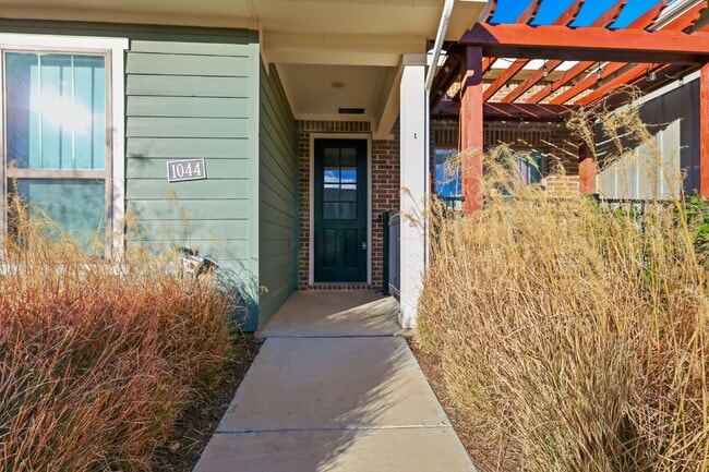 Photo - 1332 Square foot townhome in a beautiful community in Argyle, TX ready for lease.