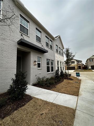 Photo - 9943 Hennings St