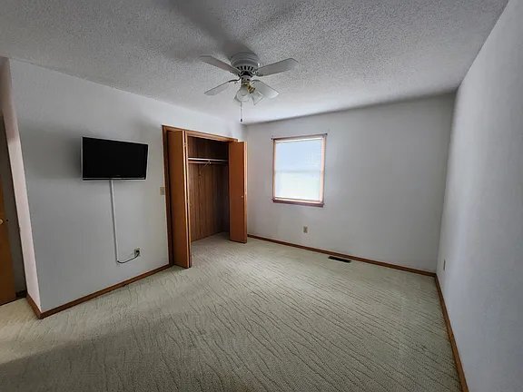 400 W Franklin Ave