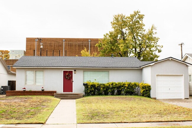 Building Photo - Charming 2-bedroom