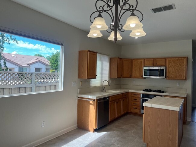 Photo - SPACIOUS 2 BEDROOM IN 55+ COMMUNITY!!