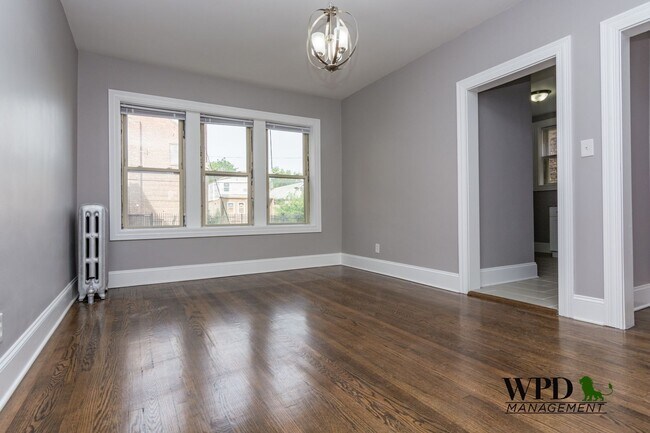 Photo - 7552 S Carpenter St Unidad 2