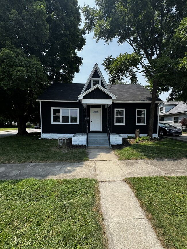 Building Photo - 301 N Detroit St