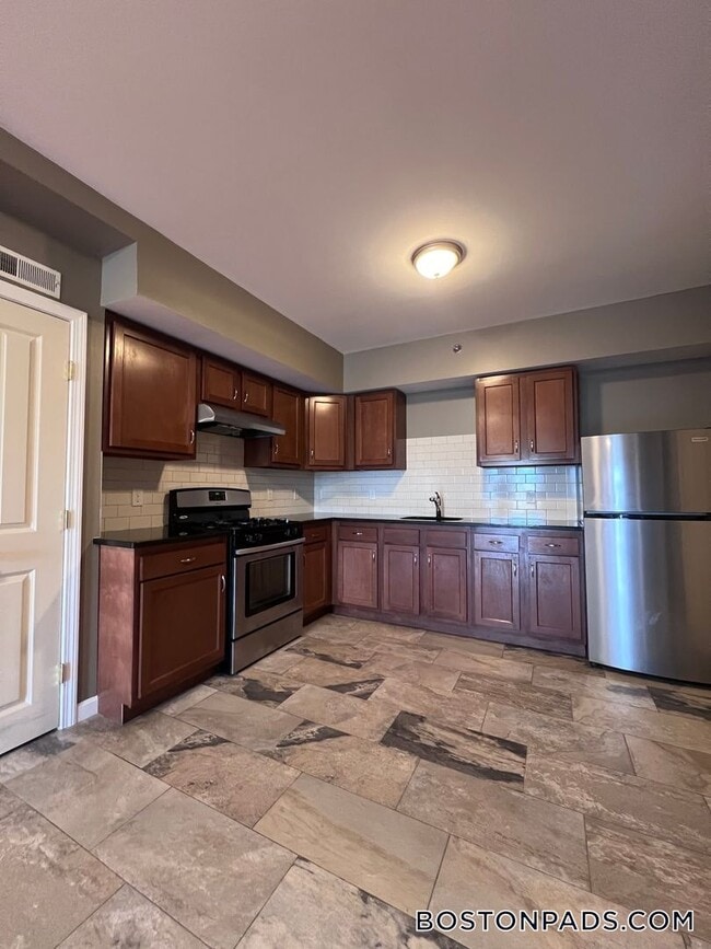 Photo - 144 Stevens St Unit 11