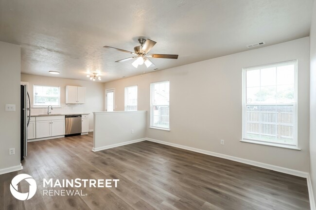 Photo - 257 S Shore Dr