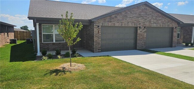 Photo - 525 NW 69th Ave