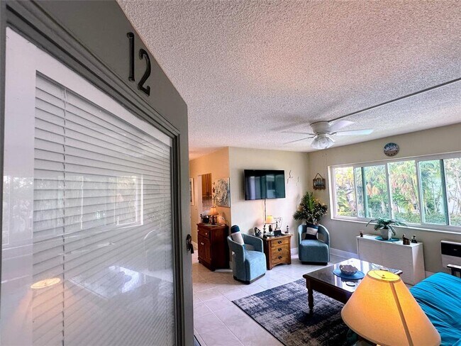 Building Photo - 624 Antioch Ave Unit 12 Rental