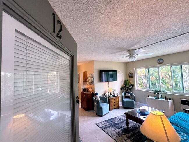 Building Photo - 624 Antioch Ave Unit 12 Rental