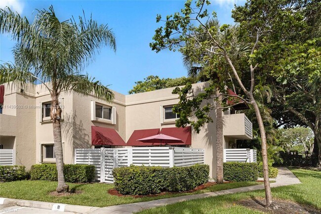 Photo - 3 br, 2.5 bath Townhome - 575 NW 98th Ave