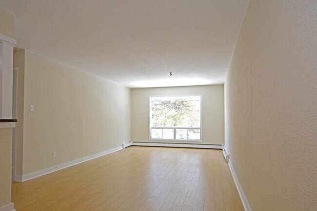 Photo - 5-35 Harlington