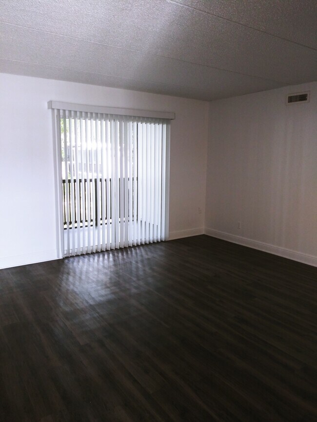 Photo - 5550 Terrace Ct Unit 1