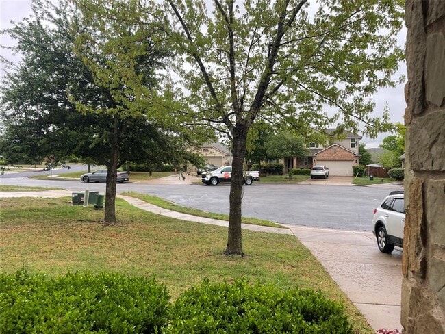 Photo - 102 Sandy Lyle Cove