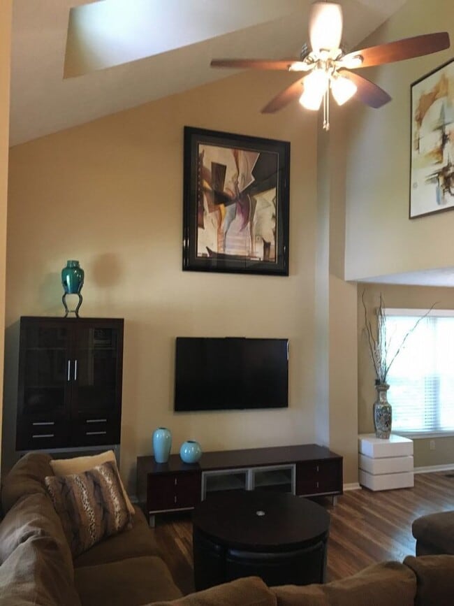 Photo - 7569 Cherryhill Dr